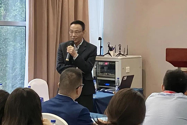 图6-pp电子药代动力学及生物分析部副总裁万宏博士主持Panel讨论会.png 图6-pp电子药代动力学及生物分析部副总裁万宏博士主持Panel讨论会.png